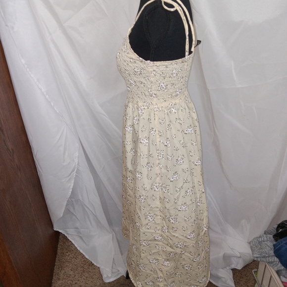 DIVIDED H&M Tie Shoulder Yellow Floral Smocked Sundress Womens Size M - Picture 4 of 14